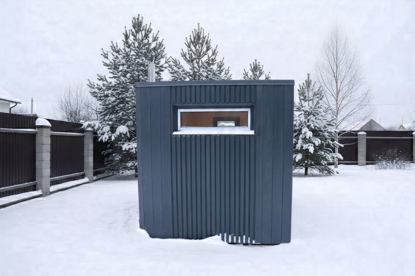 Family Pro 345 – Detailansicht von Saunaofen und hochwertiger Holzausstattung